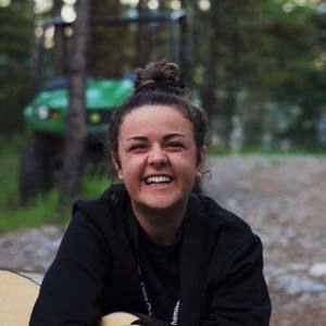 Meet your Posher, Cassandra